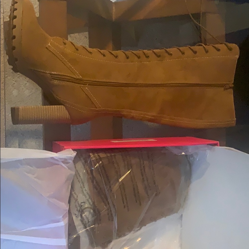 ShoeDazzle Ainsley heeled boot